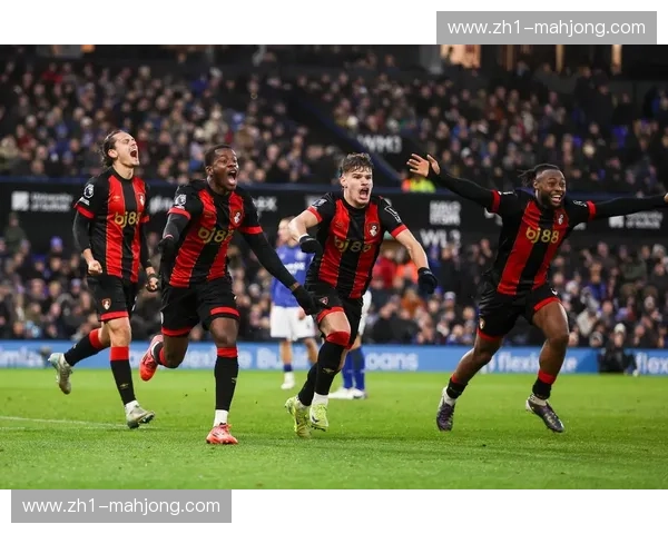 曼联反击战术吃遍强队 却遭西汉姆联密集防守反噬